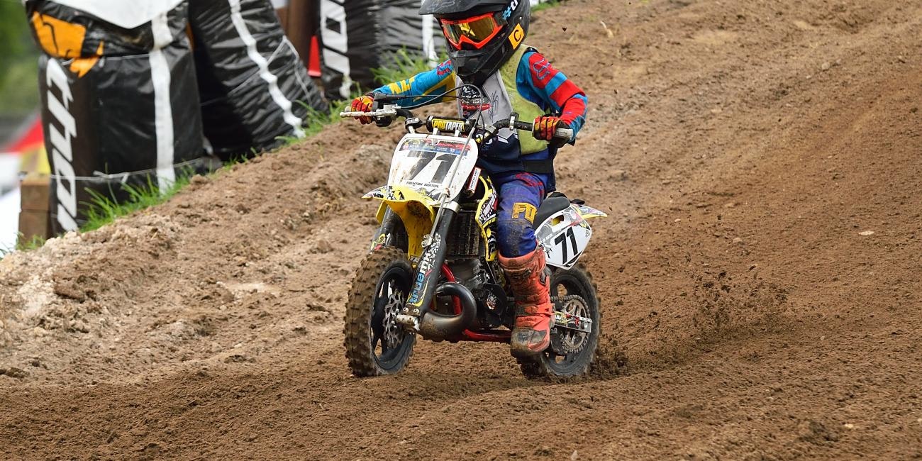 51 (4-6) Limited - Moto 3