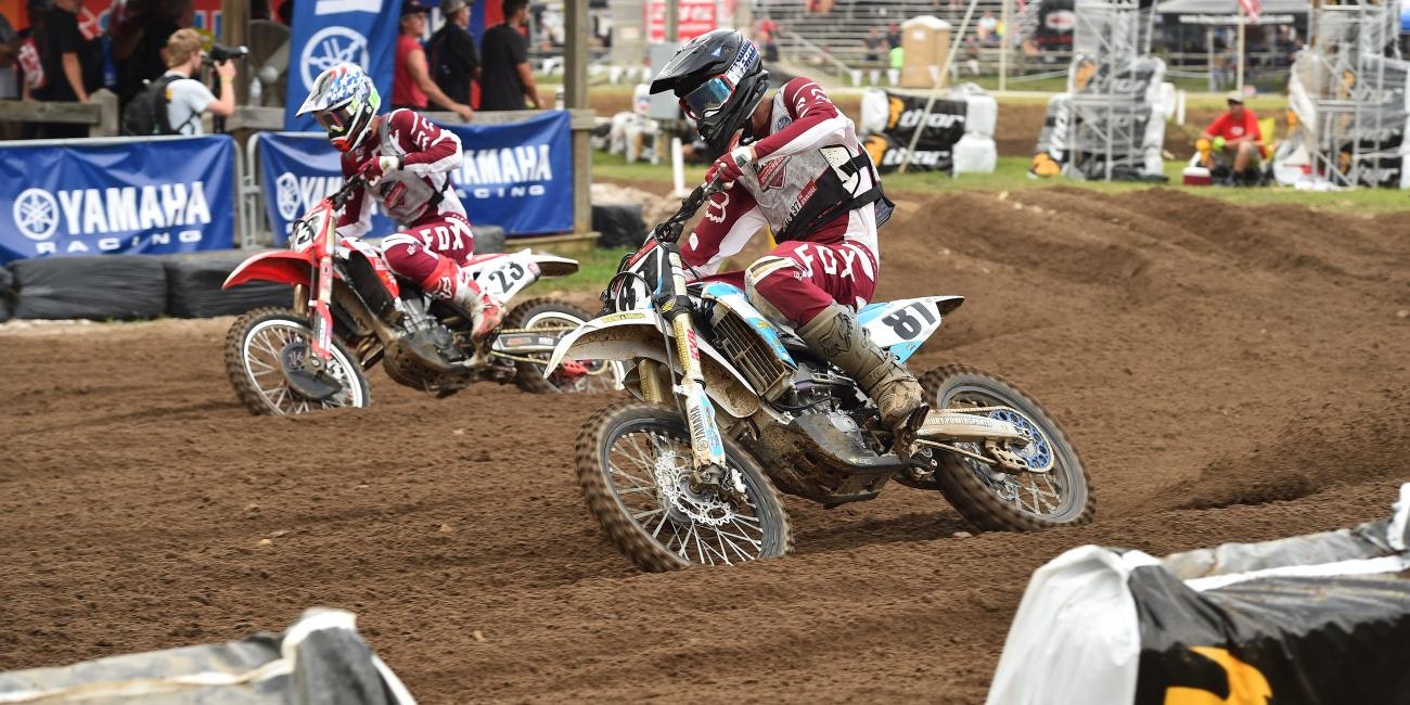 College (18-24) - Moto 1